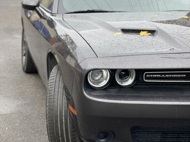 Серый Додж Челенджер, объемом двигателя 0 л и пробегом 130 тыс. км за 17999 $, фото 1 на Automoto.ua