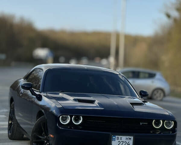 Синий Додж Челенджер, объемом двигателя 3.6 л и пробегом 64 тыс. км за 21900 $, фото 1 на Automoto.ua