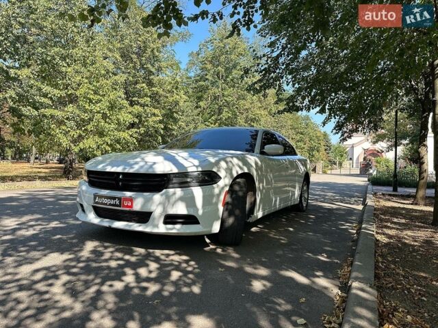 Білий Додж Charger, об'ємом двигуна 3.6 л та пробігом 182 тис. км за 9940 $, фото 1 на Automoto.ua