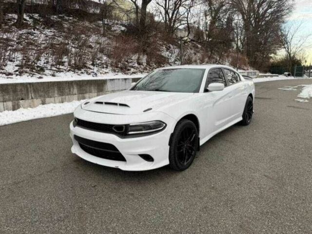 Білий Додж Charger, об'ємом двигуна 5.7 л та пробігом 53 тис. км за 2500 $, фото 1 на Automoto.ua