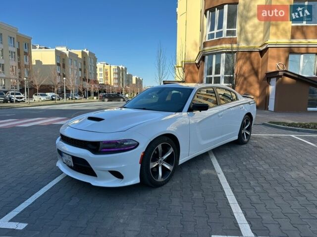 Білий Додж Charger, об'ємом двигуна 3.6 л та пробігом 186 тис. км за 15999 $, фото 1 на Automoto.ua