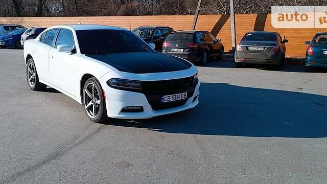 Білий Додж Charger, об'ємом двигуна 3.6 л та пробігом 139 тис. км за 15500 $, фото 1 на Automoto.ua