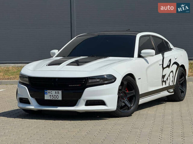 Белый Додж Чарджер, объемом двигателя 5.7 л и пробегом 274 тыс. км за 24999 $, фото 1 на Automoto.ua