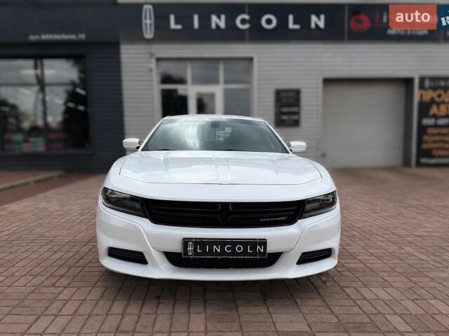 Білий Додж Charger, об'ємом двигуна 3.6 л та пробігом 151 тис. км за 17500 $, фото 1 на Automoto.ua