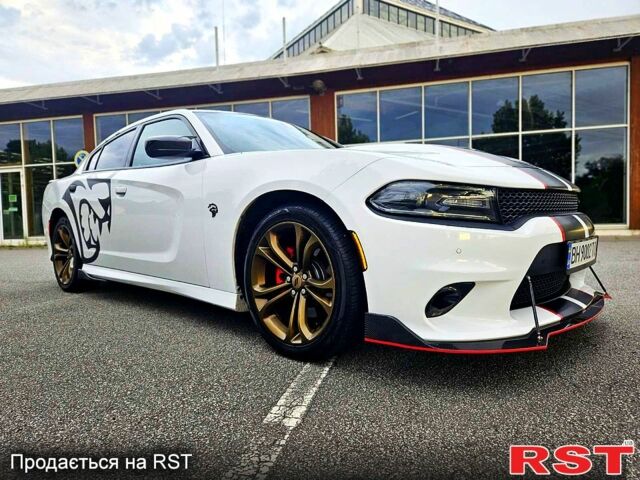 Белый Додж Чарджер, объемом двигателя 3.6 л и пробегом 87 тыс. км за 23500 $, фото 1 на Automoto.ua