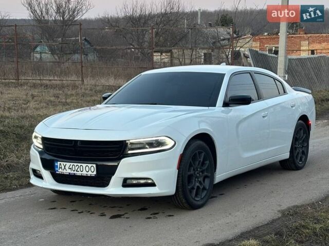 Белый Додж Чарджер, объемом двигателя 3.6 л и пробегом 80 тыс. км за 21995 $, фото 1 на Automoto.ua