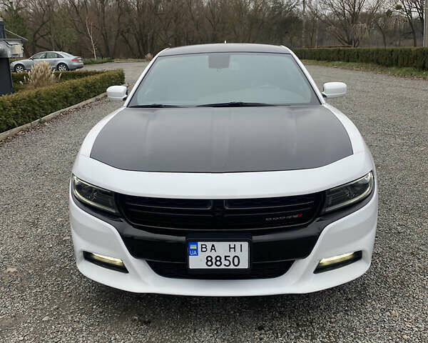 Білий Додж Charger, об'ємом двигуна 3.6 л та пробігом 37 тис. км за 23800 $, фото 1 на Automoto.ua