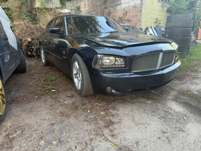 Черный Додж Чарджер, объемом двигателя 5.7 л и пробегом 80 тыс. км за 1500 $, фото 1 на Automoto.ua