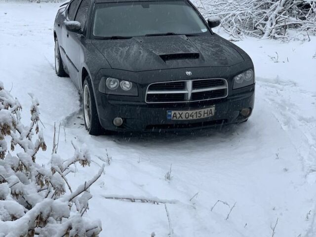 Чорний Додж Charger, об'ємом двигуна 0.35 л та пробігом 155 тис. км за 9000 $, фото 1 на Automoto.ua