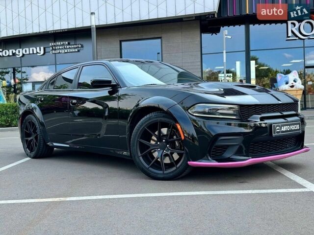 Чорний Додж Charger, об'ємом двигуна 5.65 л та пробігом 64 тис. км за 25990 $, фото 1 на Automoto.ua