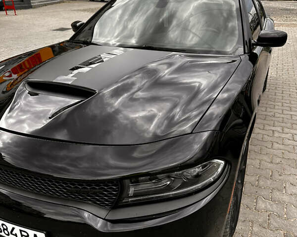Додж Чарджер 2018 в Черновцах на Automoto.ua Черный Додж Чарджер, объемом двигателя 5.65 л и пробегом 155 тыс. км за 26500 $, фото 1 на Automoto.ua