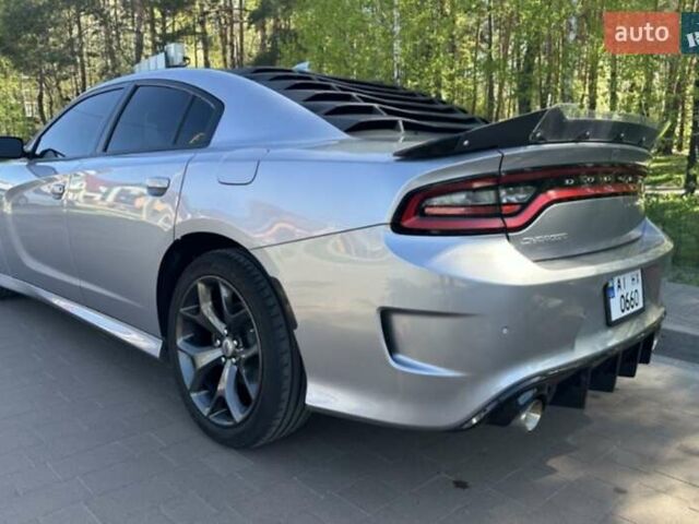 Серый Додж Чарджер, объемом двигателя 3.6 л и пробегом 95 тыс. км за 20000 $, фото 1 на Automoto.ua