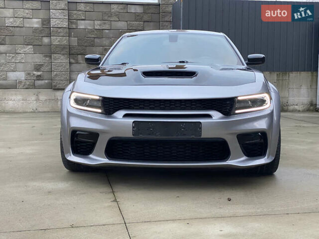 Серый Додж Чарджер, объемом двигателя 6.4 л и пробегом 45 тыс. км за 45000 $, фото 1 на Automoto.ua