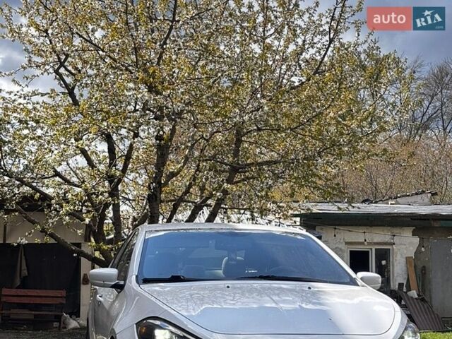 Белый Додж Дарт, объемом двигателя 1.37 л и пробегом 220 тыс. км за 7000 $, фото 1 на Automoto.ua