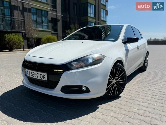 Белый Додж Дарт, объемом двигателя 2.36 л и пробегом 151 тыс. км за 8700 $, фото 1 на Automoto.ua
