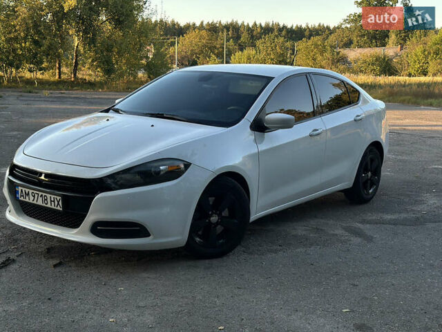 Белый Додж Дарт, объемом двигателя 2.4 л и пробегом 203 тыс. км за 8700 $, фото 1 на Automoto.ua
