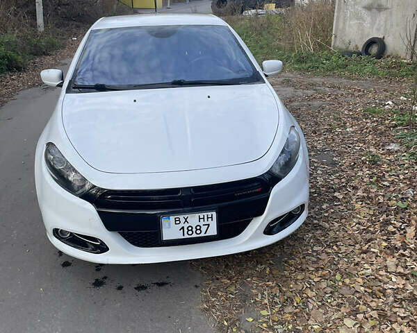 Білий Додж Дарт, об'ємом двигуна 2.4 л та пробігом 200 тис. км за 7900 $, фото 1 на Automoto.ua