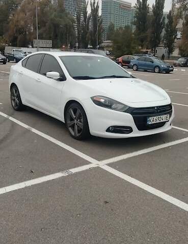 Белый Додж Дарт, объемом двигателя 2.36 л и пробегом 84 тыс. км за 9900 $, фото 1 на Automoto.ua