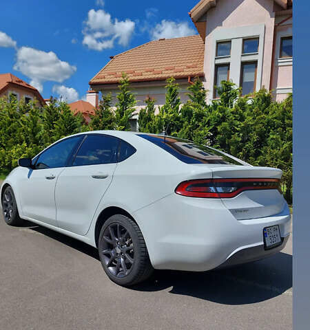 Білий Додж Дарт, об'ємом двигуна 2 л та пробігом 181 тис. км за 8600 $, фото 1 на Automoto.ua