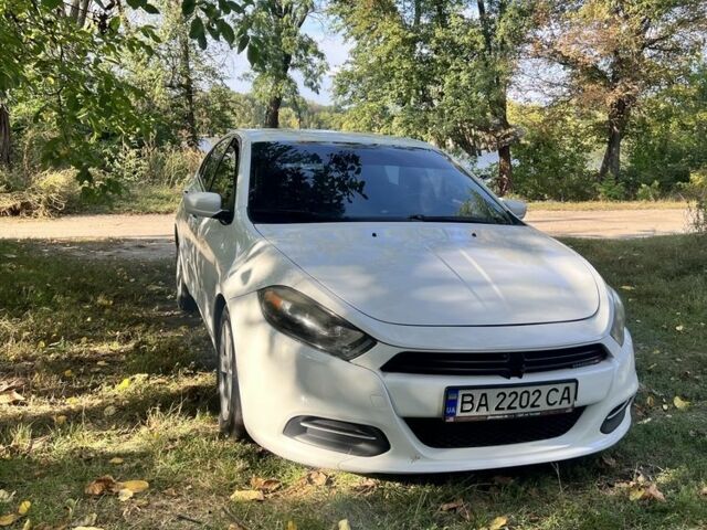 Белый Додж Дарт, объемом двигателя 2.4 л и пробегом 260 тыс. км за 6920 $, фото 1 на Automoto.ua