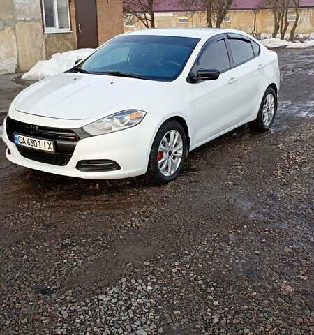Білий Додж Дарт, об'ємом двигуна 2 л та пробігом 125 тис. км за 8500 $, фото 1 на Automoto.ua