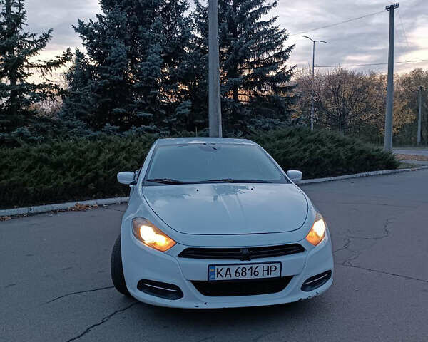 Білий Додж Дарт, об'ємом двигуна 2.36 л та пробігом 152 тис. км за 7000 $, фото 1 на Automoto.ua