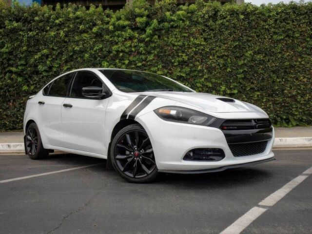 Белый Додж Дарт, объемом двигателя 2.4 л и пробегом 74 тыс. км за 6300 $, фото 1 на Automoto.ua