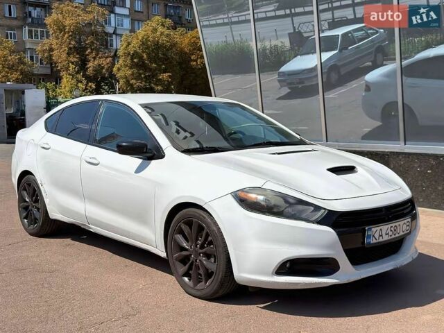 Білий Додж Дарт, об'ємом двигуна 2.4 л та пробігом 221 тис. км за 6600 $, фото 1 на Automoto.ua