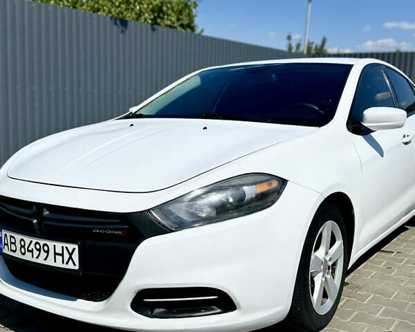 Белый Додж Дарт, объемом двигателя 2.4 л и пробегом 280 тыс. км за 7700 $, фото 1 на Automoto.ua