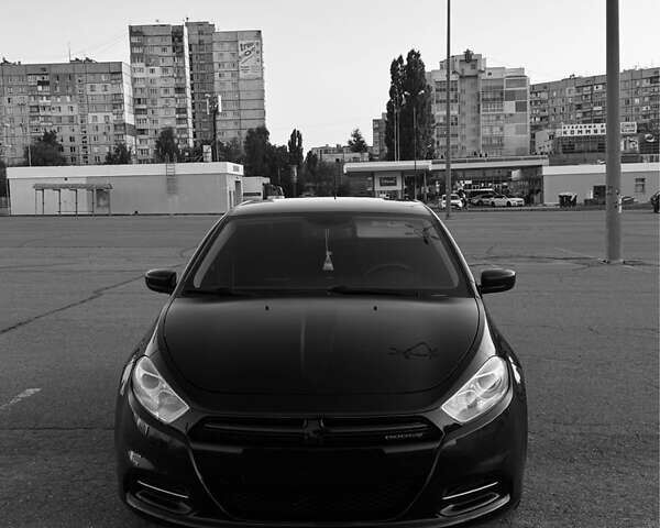 Черный Додж Дарт, объемом двигателя 2 л и пробегом 196 тыс. км за 7400 $, фото 1 на Automoto.ua