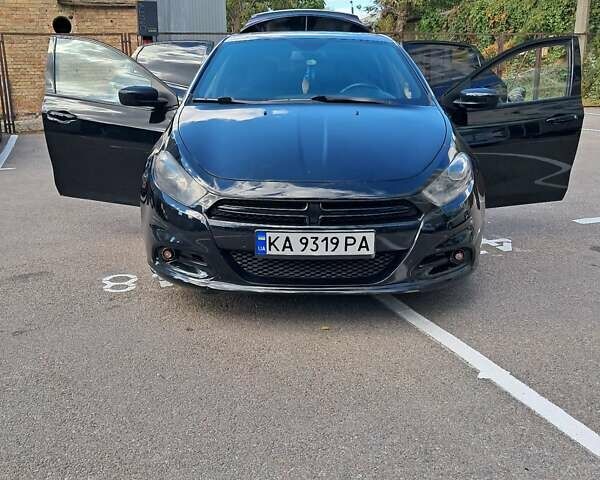 Черный Додж Дарт, объемом двигателя 2.4 л и пробегом 290 тыс. км за 7800 $, фото 1 на Automoto.ua