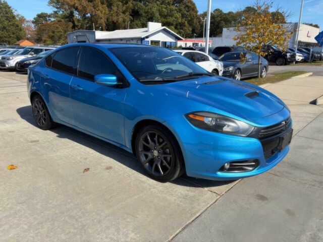 Синий Додж Дарт, объемом двигателя 2.4 л и пробегом 70 тыс. км за 1350 $, фото 1 на Automoto.ua