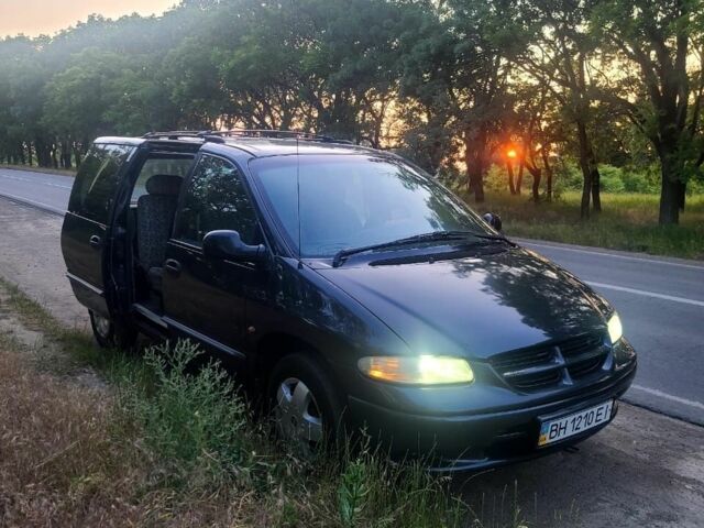 Чорний Додж Інша, об'ємом двигуна 0 л та пробігом 307 тис. км за 3100 $, фото 1 на Automoto.ua