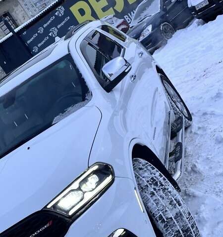 Белый Додж Дюранго, объемом двигателя 3.6 л и пробегом 114 тыс. км за 27400 $, фото 1 на Automoto.ua