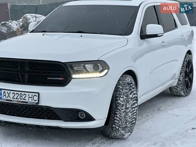 Белый Додж Дюранго, объемом двигателя 5.65 л и пробегом 107 тыс. км за 25990 $, фото 1 на Automoto.ua