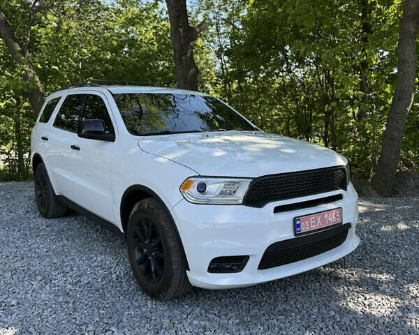 Белый Додж Дюранго, объемом двигателя 3.6 л и пробегом 182 тыс. км за 18700 $, фото 1 на Automoto.ua