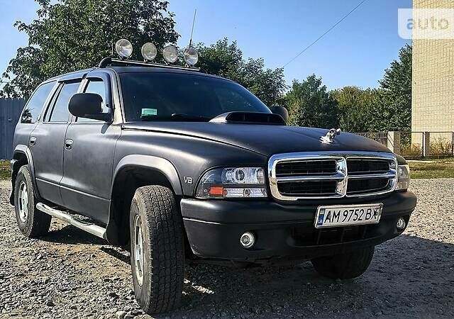 Чорний Додж Durango, об'ємом двигуна 5.2 л та пробігом 200 тис. км за 10000 $, фото 1 на Automoto.ua