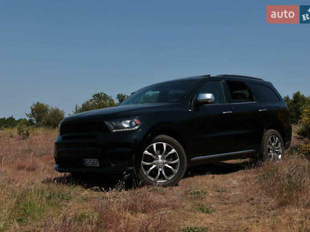 Чорний Додж Durango, об'ємом двигуна 5.65 л та пробігом 96 тис. км за 31500 $, фото 1 на Automoto.ua