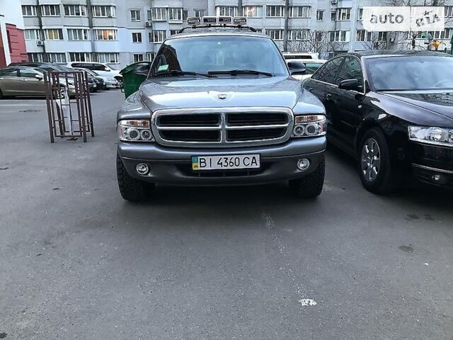 Сірий Додж Durango, об'ємом двигуна 5.2 л та пробігом 199 тис. км за 11500 $, фото 1 на Automoto.ua