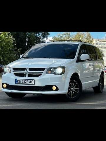 Білий Додж Гранд Караван, об'ємом двигуна 3.6 л та пробігом 182 тис. км за 12300 $, фото 1 на Automoto.ua