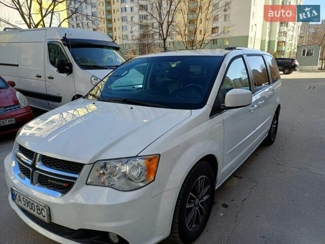 Білий Додж Гранд Караван, об'ємом двигуна 3.6 л та пробігом 185 тис. км за 11700 $, фото 1 на Automoto.ua