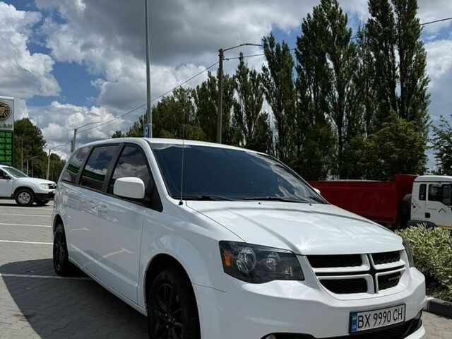 Білий Додж Гранд Караван, об'ємом двигуна 3.6 л та пробігом 145 тис. км за 15500 $, фото 1 на Automoto.ua