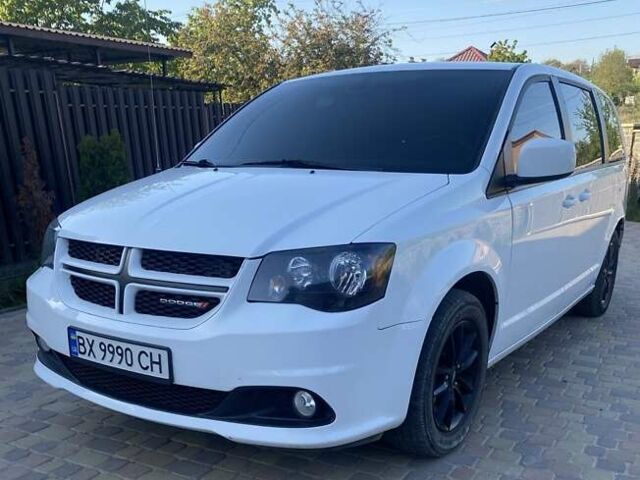 Белый Додж Гранд Караван, объемом двигателя 3.6 л и пробегом 139 тыс. км за 16800 $, фото 1 на Automoto.ua