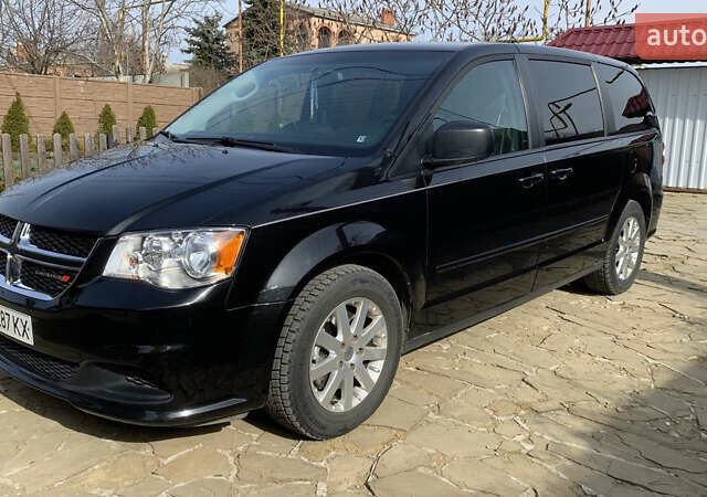 Черный Додж Гранд Караван, объемом двигателя 3.61 л и пробегом 180 тыс. км за 13999 $, фото 1 на Automoto.ua