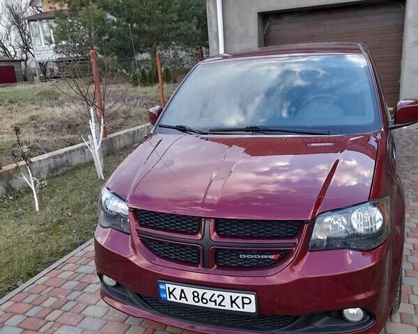 Красный Додж Гранд Караван, объемом двигателя 3.61 л и пробегом 86 тыс. км за 17100 $, фото 1 на Automoto.ua