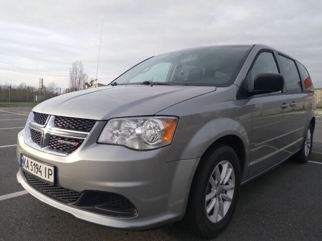 Серый Додж Гранд Караван, объемом двигателя 3.6 л и пробегом 269 тыс. км за 9200 $, фото 1 на Automoto.ua