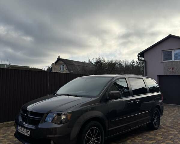 Серый Додж Гранд Караван, объемом двигателя 3.6 л и пробегом 154 тыс. км за 12800 $, фото 1 на Automoto.ua