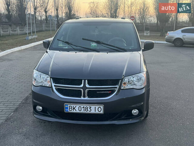 Сірий Додж Гранд Караван, об'ємом двигуна 3.6 л та пробігом 160 тис. км за 13400 $, фото 1 на Automoto.ua