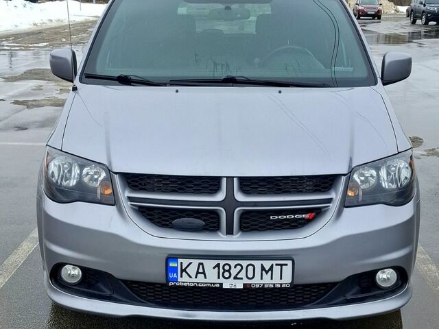 Сірий Додж Гранд Караван, об'ємом двигуна 3.6 л та пробігом 17200 тис. км за 13900 $, фото 1 на Automoto.ua