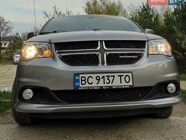 Сірий Додж Гранд Караван, об'ємом двигуна 3.61 л та пробігом 133 тис. км за 16500 $, фото 1 на Automoto.ua